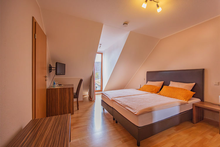 zimmer_orange_750_500_1