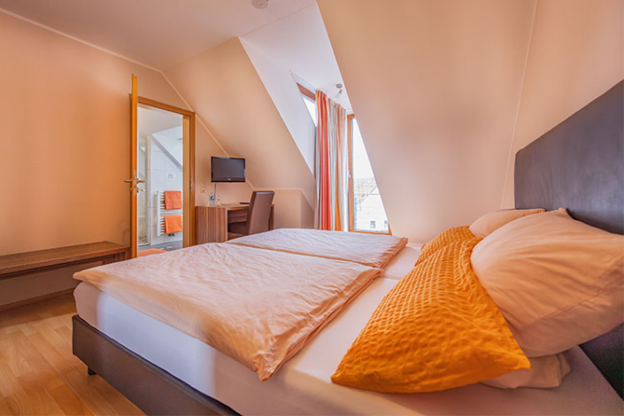 zimmer_orange_750_500_3